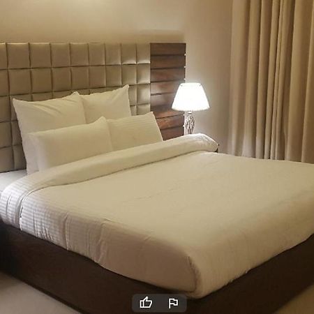 Hotel Sherition 1 Lahore Buitenkant foto
