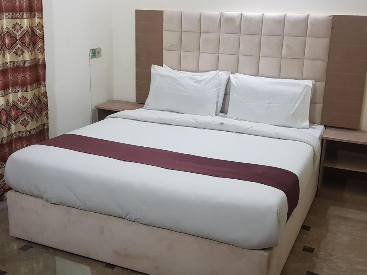 Hotel Sherition 1 Lahore Buitenkant foto