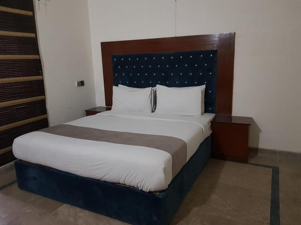 Hotel Sherition 1 Lahore Buitenkant foto